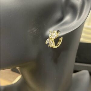 Long Flower Earrings / Flor Largo Diseño Aro Aretes